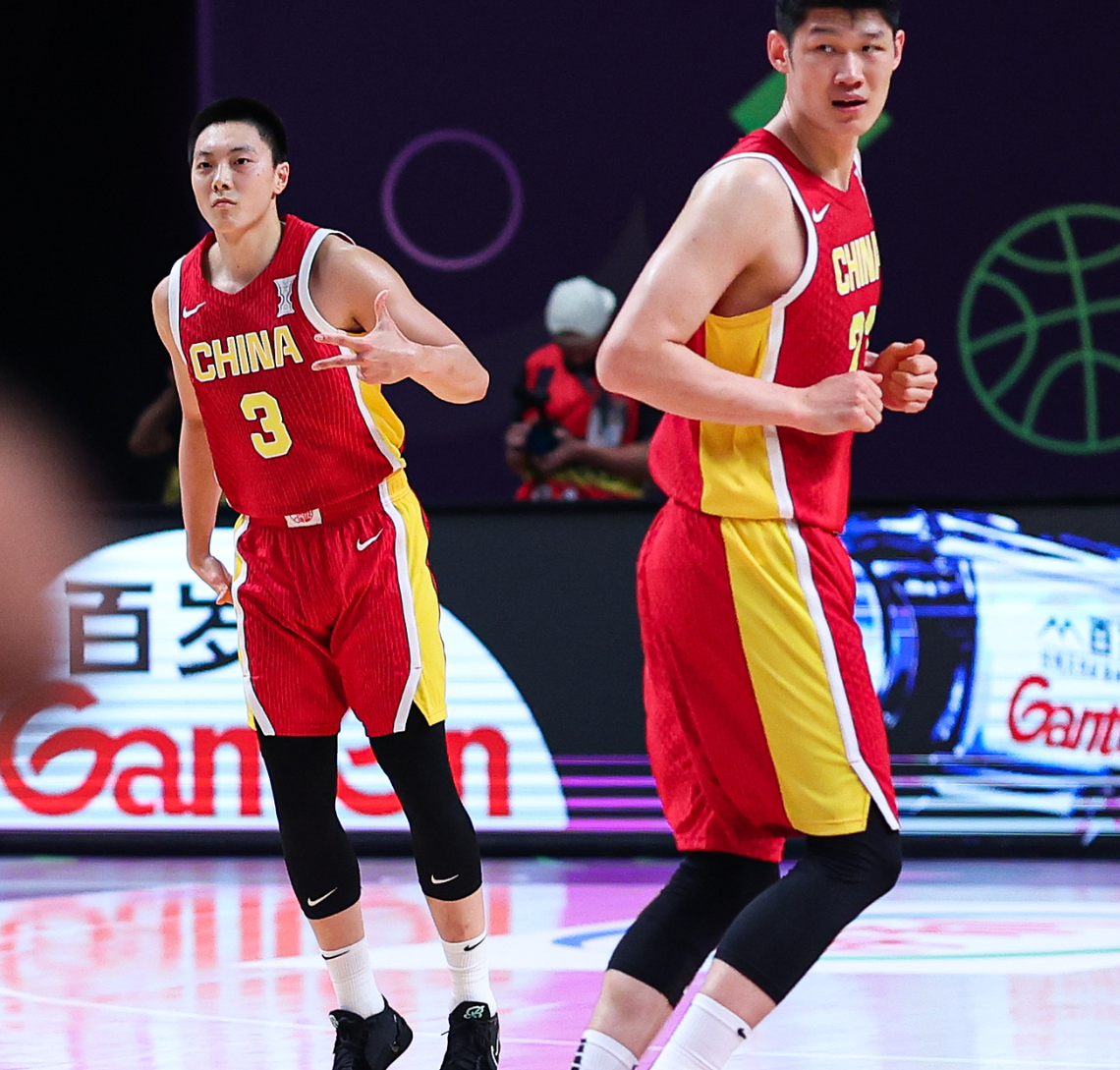 但胡金秋也, 盖帽, 篮板后顺下 但胡金秋也, 盖帽, 篮板后顺下