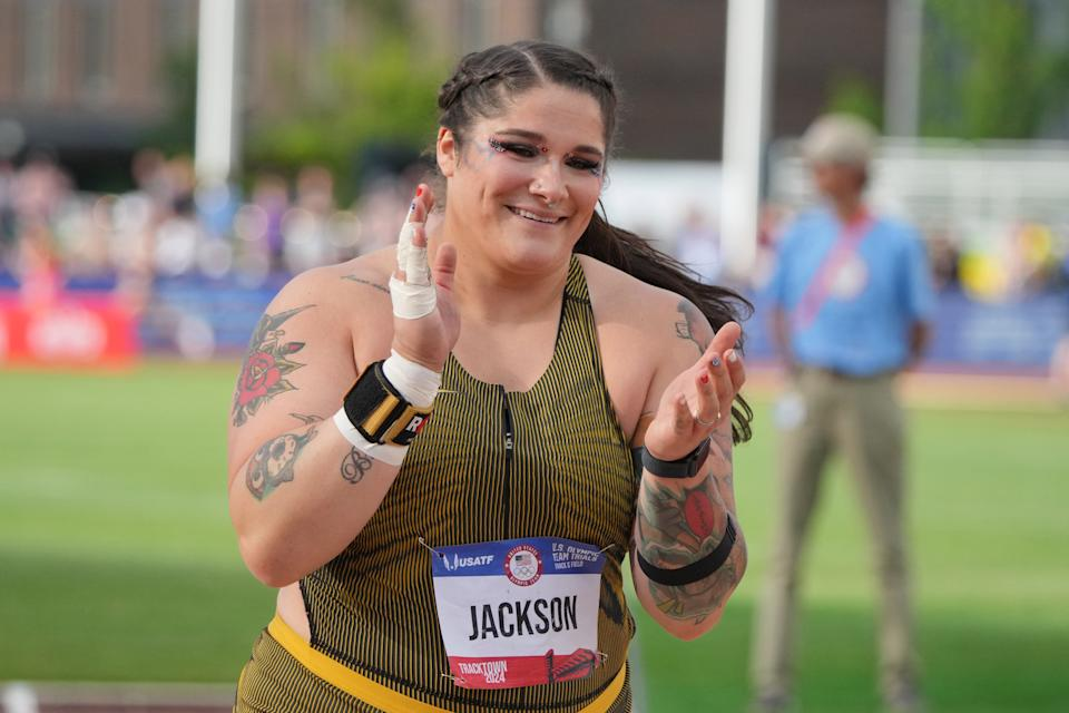 定是白人选, 两金