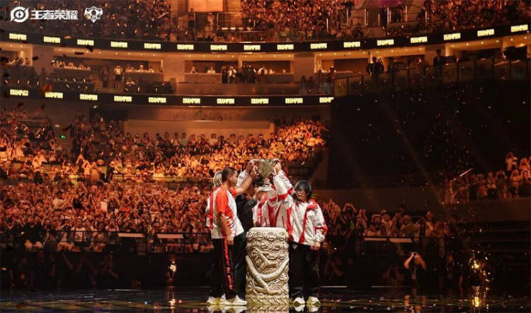 员约, 玩会近两年, 服务等企业